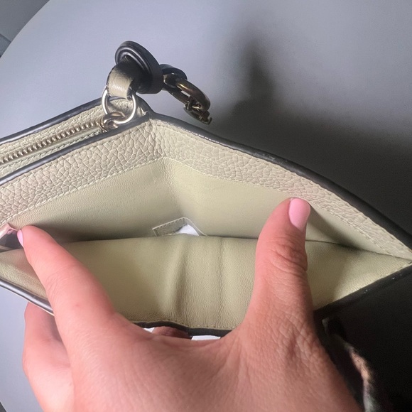 Chloe Light Green Pebble Leather Wallet - Picture 8 of 11